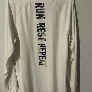 Old Navy Active Go-Dry Shirt in white size XXL